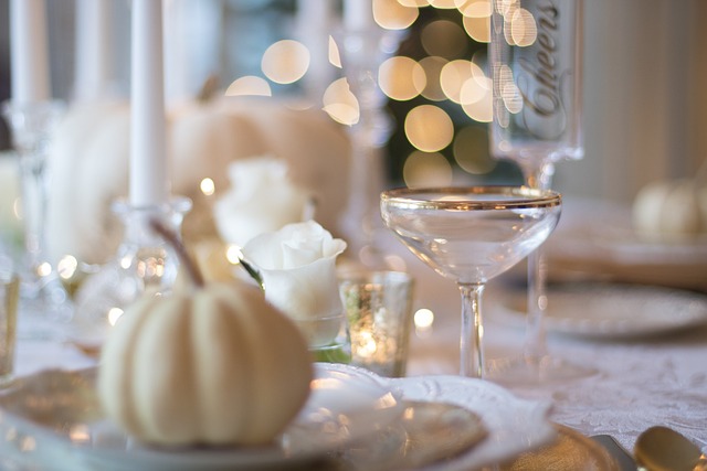 holiday-table-1926946_640